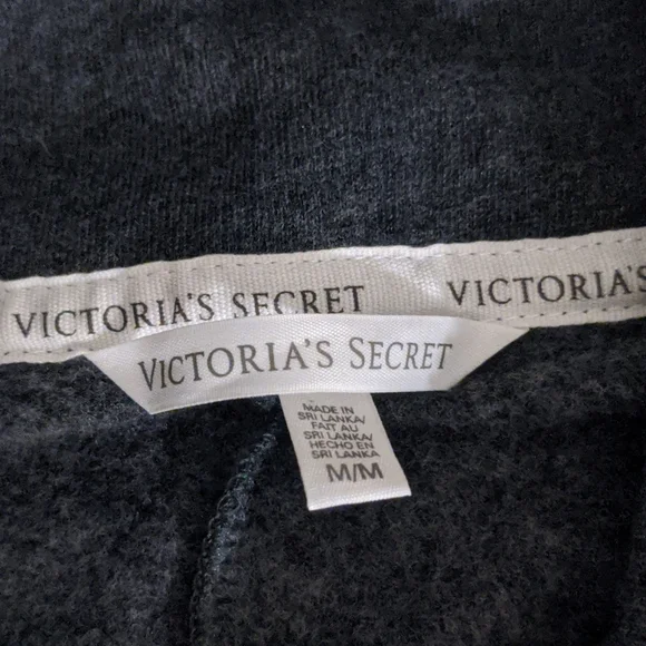 Victoria Secrets women's pullover - Picture 4 of 8